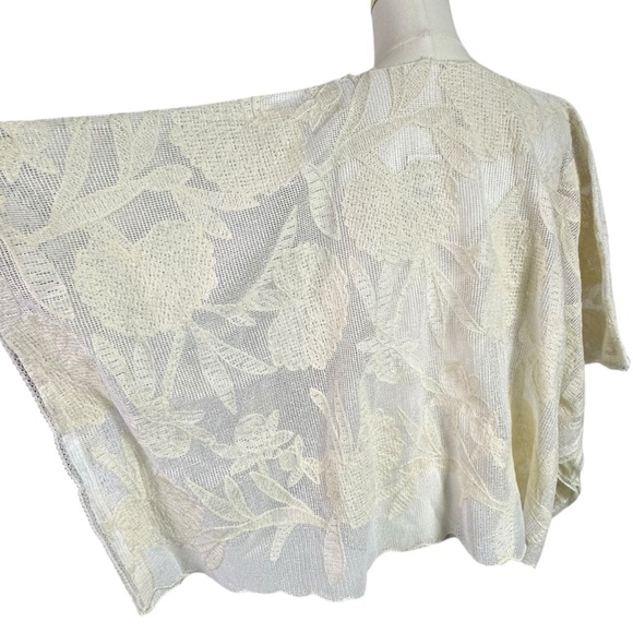 Free People Bohemian Beach Ethereal Cottage Lace Willow Tie Front Cape Kimono OS - Picture 11 of 15